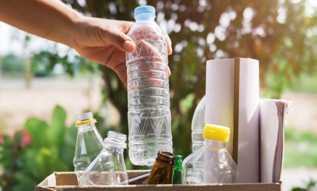 memanfaatkan sampah plastik
