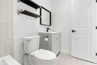 WC mampet berulang di rumah Kamar mandi rumah dengan WC yang perlu diperiksa karena mampet berulang